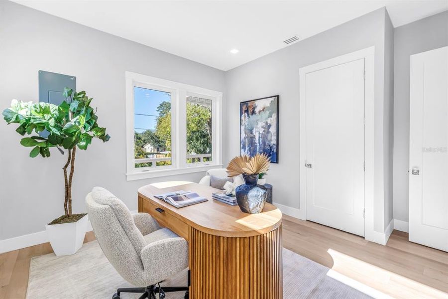 Furnished interior view inside a new home in , St. Petersburg (Image 37).