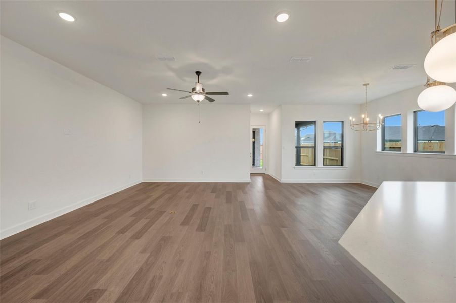 Spacious, unfurnished interior of a new home in Riceland - Enclave Row Collection, Mont Belvieu (Image 26).