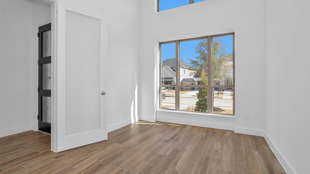 Spacious, unfurnished interior of a new home in Candela, Richmond (Image 11).