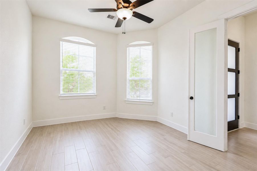 Spacious, unfurnished interior of a new home in , Katy (Image 39).