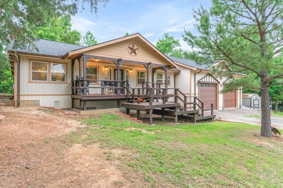 Exterior details and patio area of a home in , Lindale (Image 3).