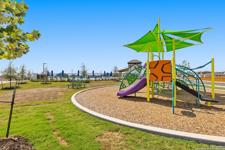 Community amenities in Cinco Lakes, San Antonio (Image 30).