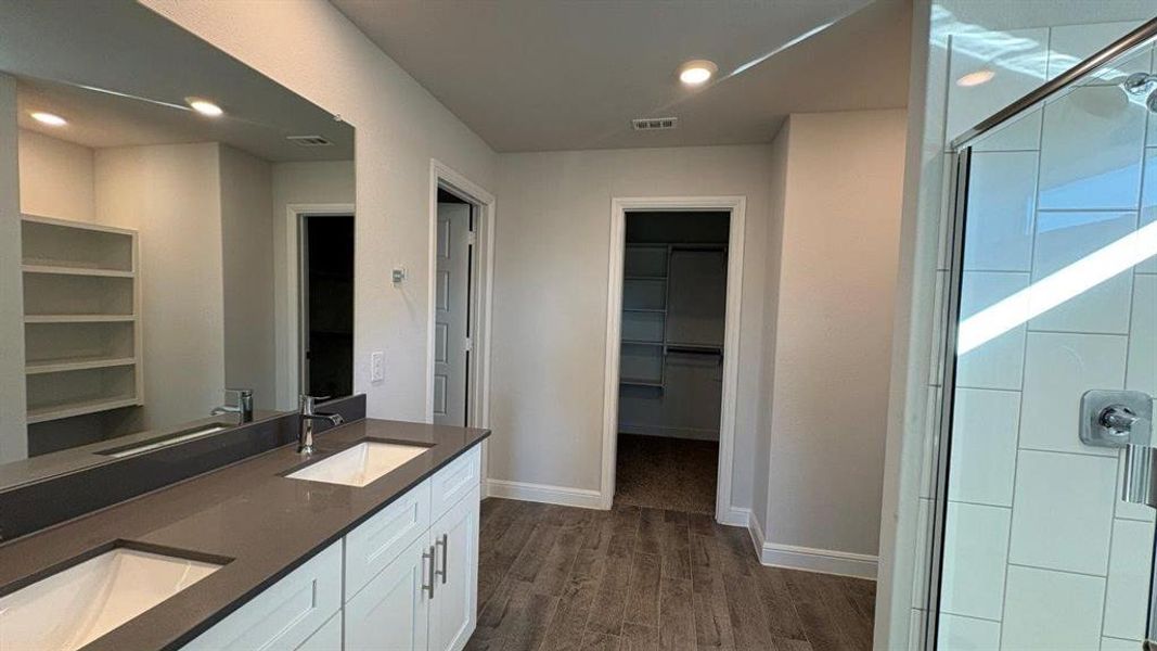 Furnished interior view inside a new home in Sandstone Estates, Granbury (Image 10). Furnished interior view inside a new home in Sandstone Estates, Granbury (Image 10).