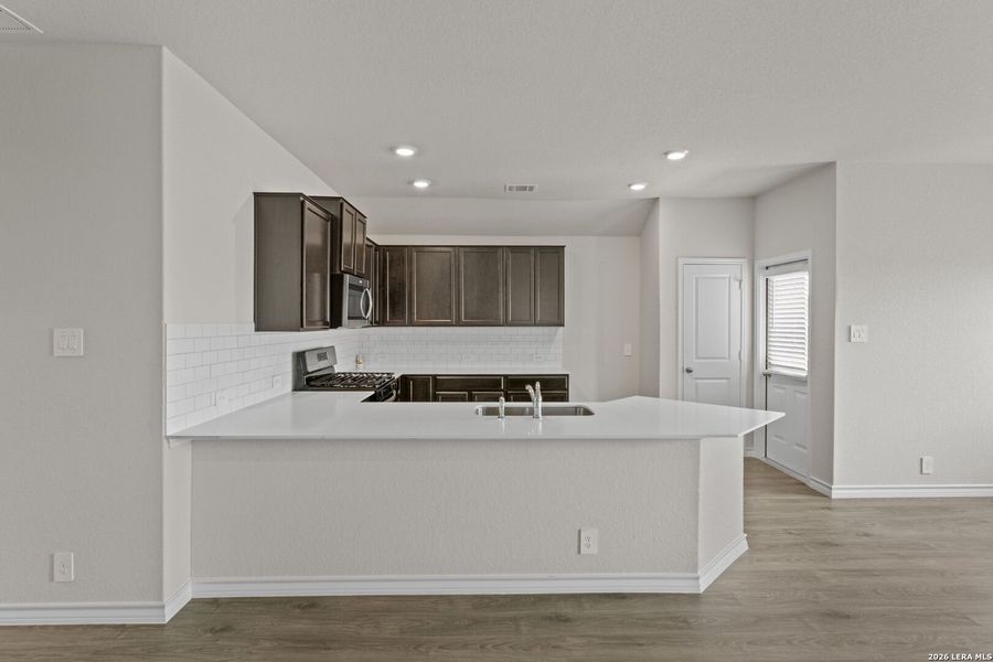 Furnished interior view inside a new home in Steele Creek, Cibolo (Image 7).