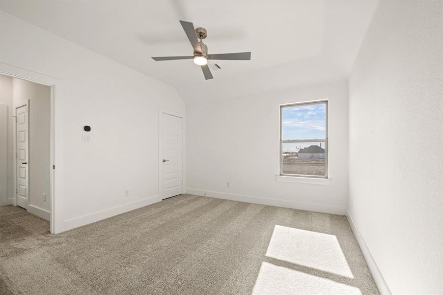 Spacious, unfurnished interior of a new home in Settlers Glen, New Fairview (Image 39).