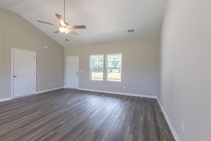 Representative unfurnished interior of a home built from the Dillon II by Great Southern Homes in Shady Grove, Conway (Image 41).