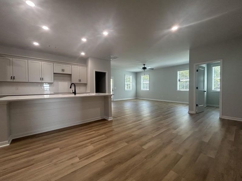 Spacious, unfurnished interior of a new home in , Commerce (Image 14).