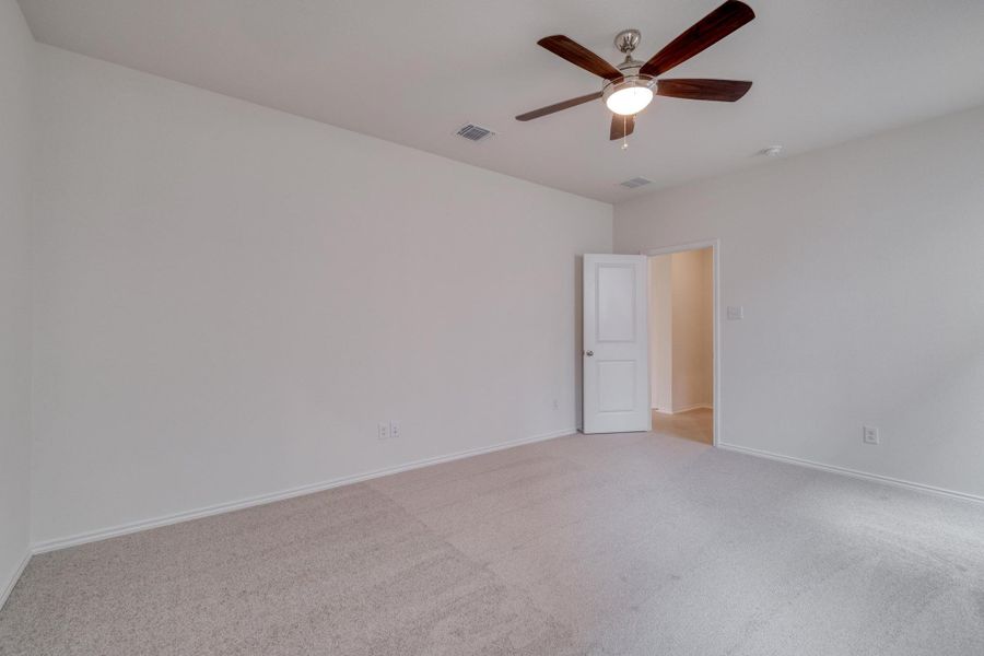 Spacious, unfurnished interior of a new home in Sonterra - Cool Water, Jarrell (Image 31). Spacious, unfurnished interior of a new home in Sonterra - Cool Water, Jarrell (Image 31).