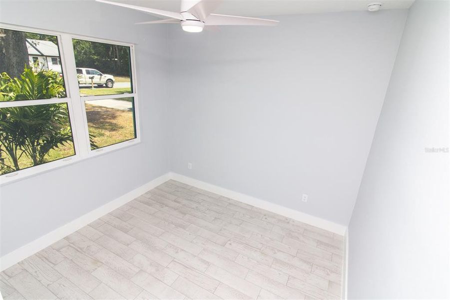 Spacious, unfurnished interior of a new home in , New Smyrna Beach (Image 12).
