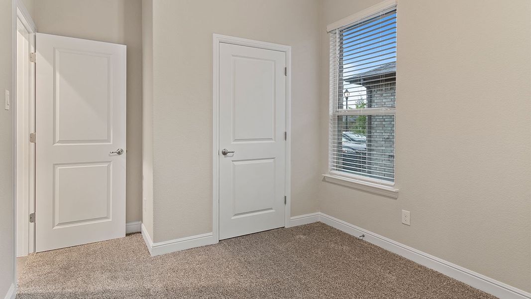 Spacious, unfurnished interior of a new home in Legado, Cleburne (Image 24).