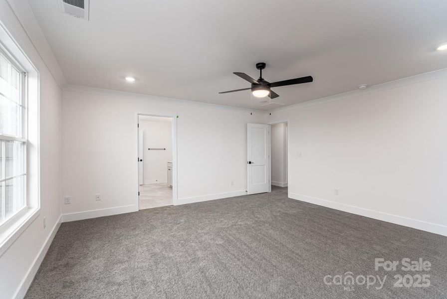 Spacious, unfurnished interior of a new home in Kerns Ridge, Salisbury (Image 16).