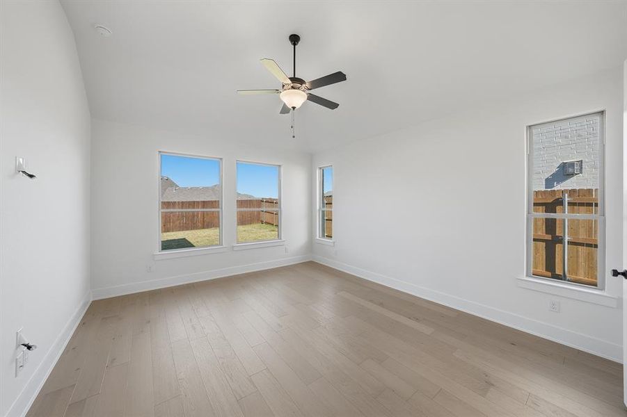 Spacious, unfurnished interior of a new home in Tavolo Park, Fort Worth (Image 21).
