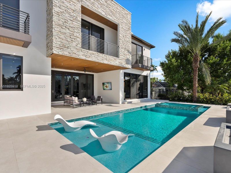 Exterior details and patio area of a home in , Fort Lauderdale (Image 26).