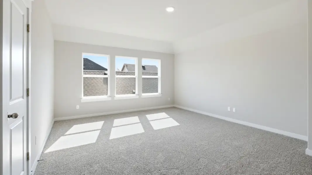 Furnished interior view inside a new home in Creeks Crossing, Elgin (Image 34).