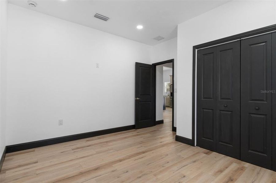 Spacious, unfurnished interior of a new home in , Dunnellon (Image 20).