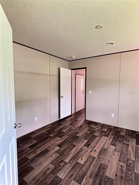 Spacious, unfurnished interior of a new home in , Hudson (Image 14).