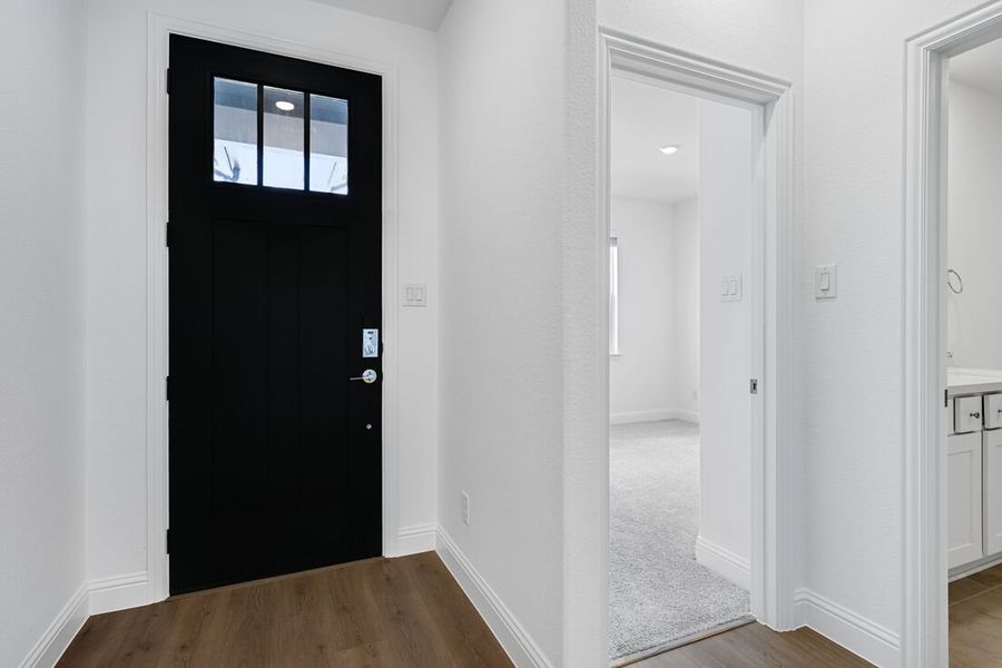 Spacious, unfurnished interior of a new home in Madero 50s, Fort Worth (Image 17). Spacious, unfurnished interior of a new home in Madero 50s, Fort Worth (Image 17).
