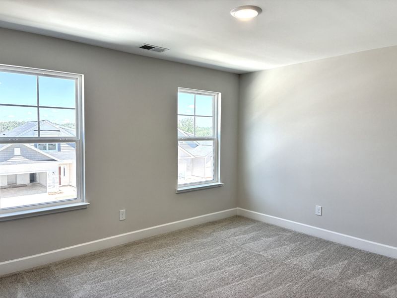 Spacious, unfurnished interior of a new home in Holly Ridge, Greenville (Image 15). Spacious, unfurnished interior of a new home in Holly Ridge, Greenville (Image 15).