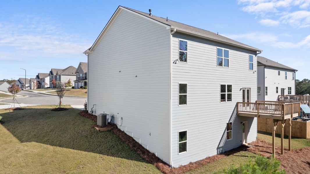Representative exterior details of a home built from the Hayden by D.R. Horton in Thompson Ridge, Dallas (Image 25).