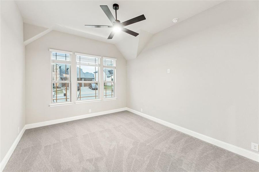 Spacious, unfurnished interior of a new home in The Oaks, Red Oak (Image 18).