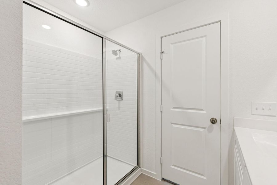 Furnished interior view inside a new home in River Ranch, Dayton (Image 8).