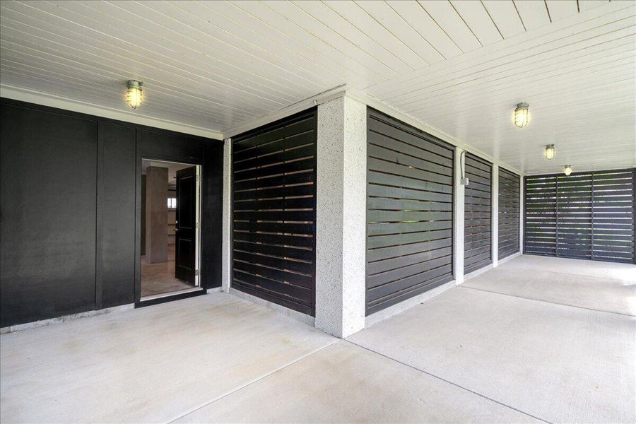 Exterior details and patio area of a home in , Johns Island (Image 26).