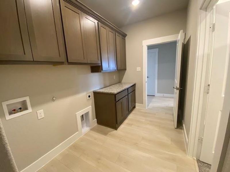 sales - 1908 Vittoria - spec - laundry