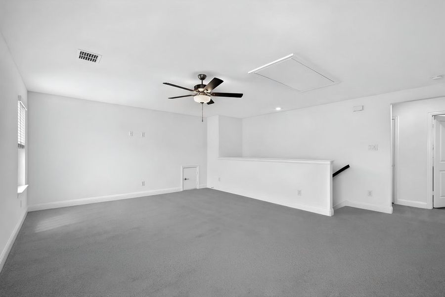 Spacious, unfurnished interior of a new home in Madero 50s, Fort Worth (Image 28).
