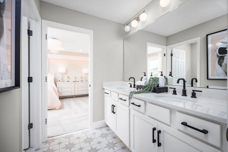 Representative furnished interior of a home built from the Maple by Risewell Homes in Cypress Bluff, Groveland (Image 11).