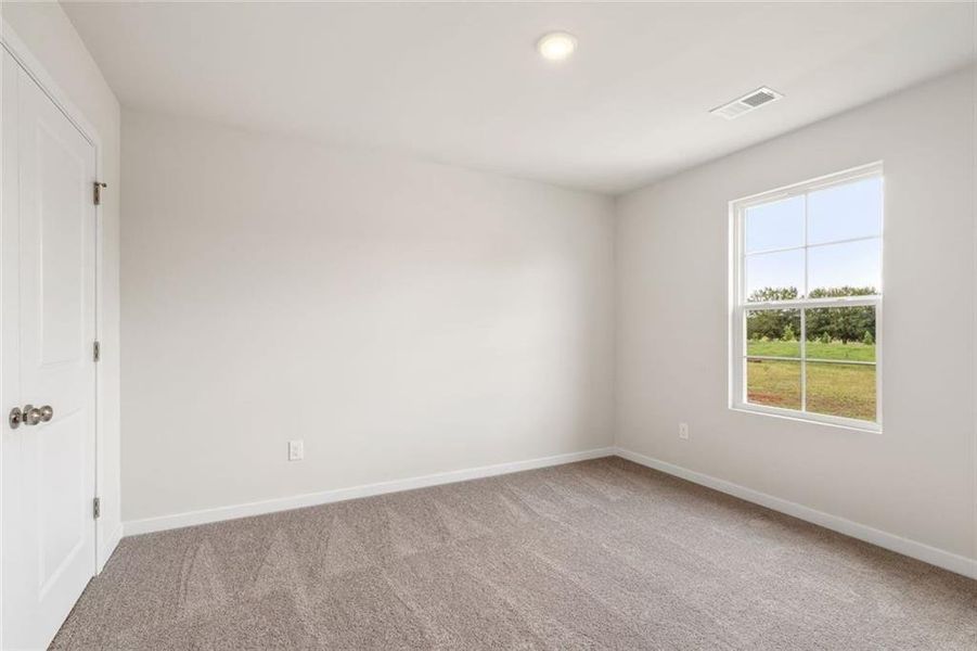 Spacious, unfurnished interior of a new home in Walker Grove, McDonough (Image 23).