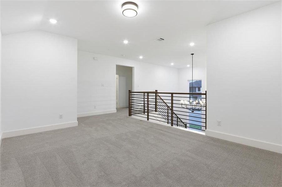 Spacious, unfurnished interior of a new home in Pecan Grove, Cross Timber (Image 25).