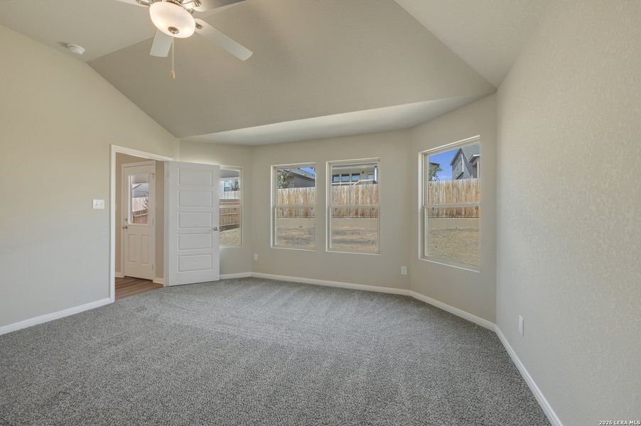 Spacious, unfurnished interior of a new home in Hunters Ranch, San Antonio (Image 39).