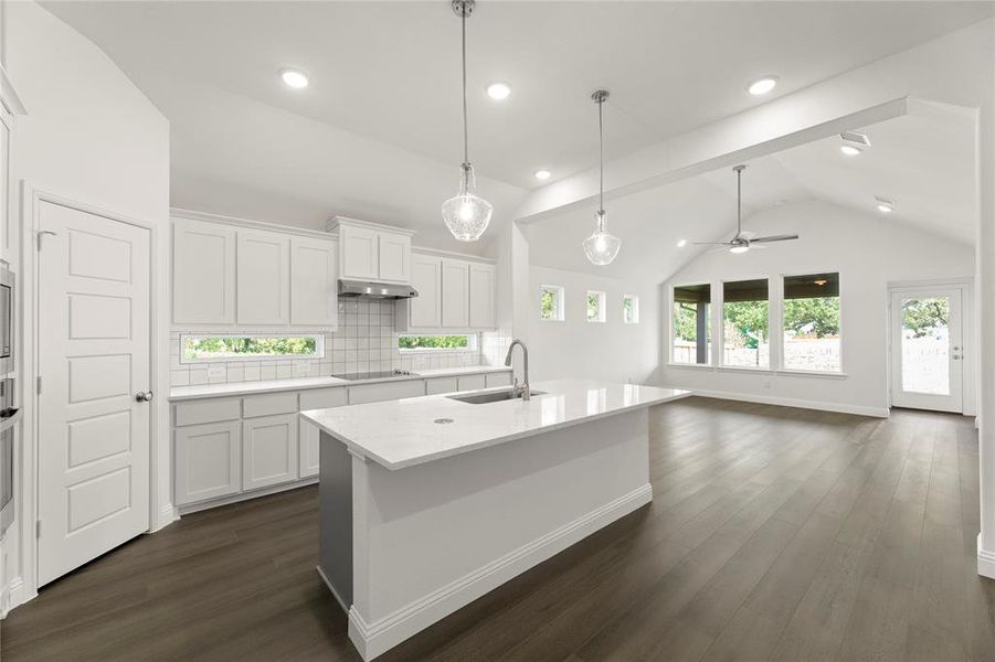 14. 2248 Sesaro - Kitchen (2) 14. 2248 Sesaro - Kitchen (2)