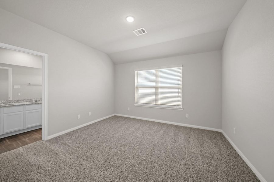 Spacious, unfurnished interior of a new home in Hunter's Creek, Huntsville (Image 7). Spacious, unfurnished interior of a new home in Hunter's Creek, Huntsville (Image 7).