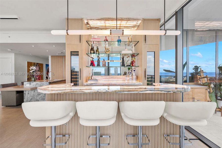 Community amenities in , Miami Beach (Image 54).
