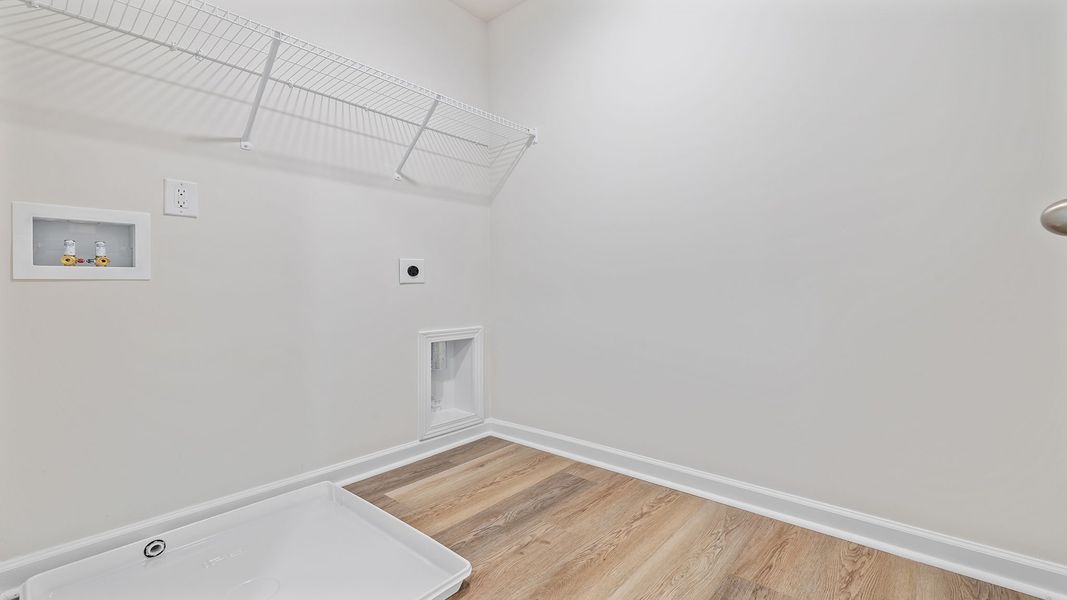 Spacious, unfurnished interior of a new home in Durbin Meadows, Fountain Inn (Image 30).