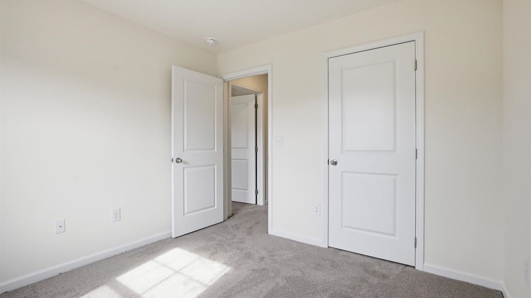 Spacious, unfurnished interior of a new home in Cherokee Crossing, Kodak (Image 24).