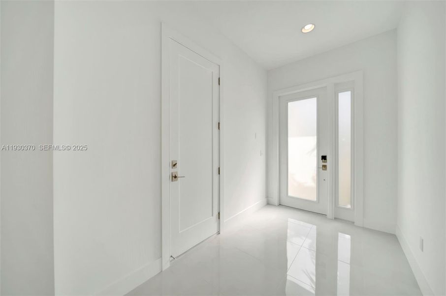 Spacious, unfurnished interior of a new home in Marina Landings, Fort Lauderdale (Image 62).