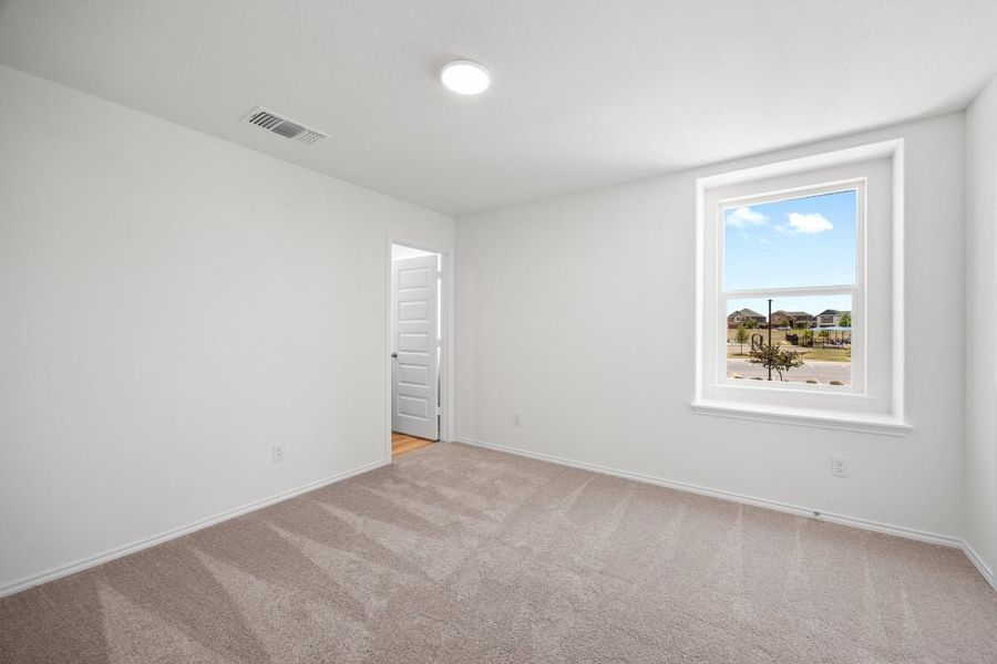 Spacious, unfurnished interior of a new home in Salerno - Hallmark Collection, Round Rock (Image 34).