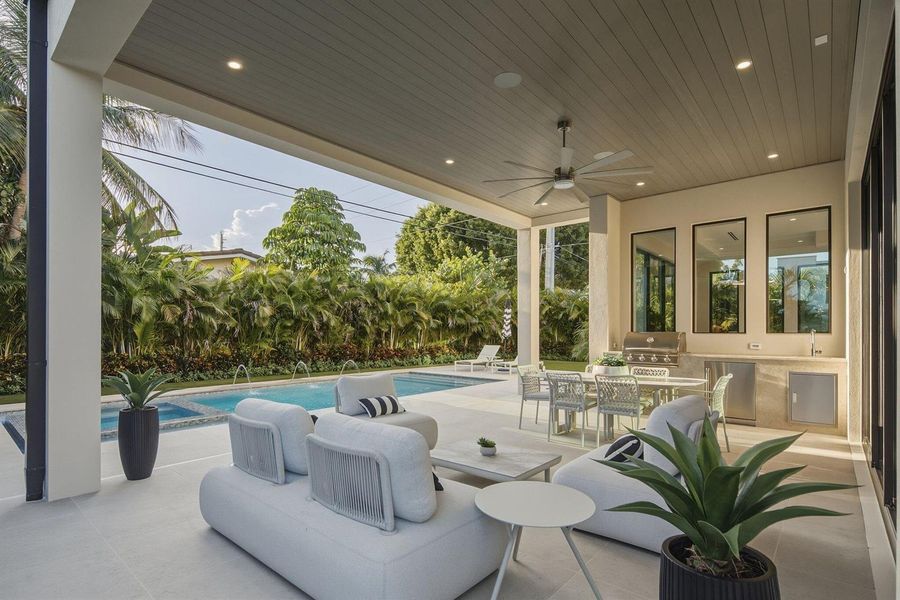 399 NE Spanish Ct Boca Raton FL 77