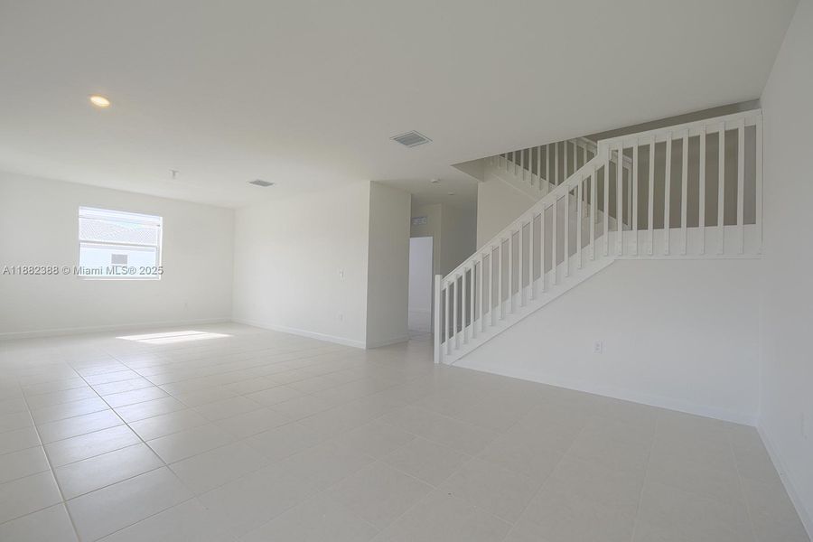 Spacious, unfurnished interior of a new home in , Homestead (Image 11).