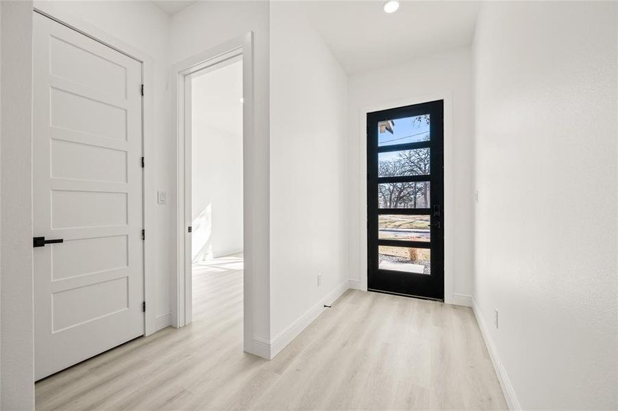 Spacious, unfurnished interior of a new home in , Dallas (Image 16).