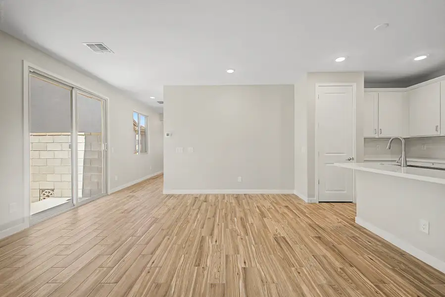 Spacious, unfurnished interior of a new home in Mira Vista at Victory, Buckeye (Image 4).