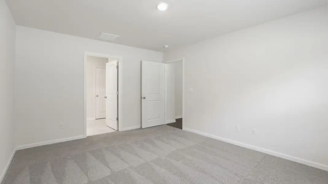 Spacious, unfurnished interior of a new home in Rydele Heights - Express, Asheville (Image 25).