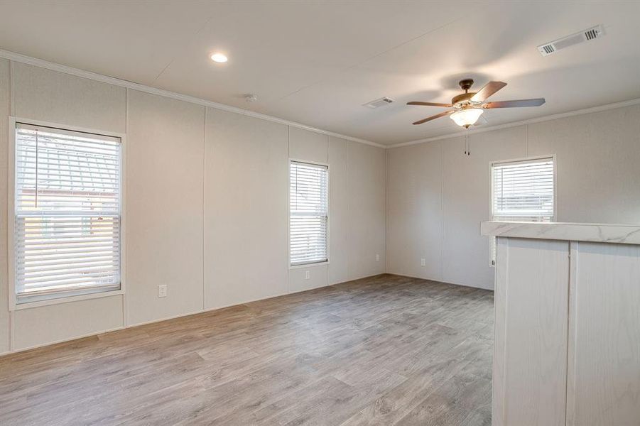 Spacious, unfurnished interior of a new home in , Alvarado (Image 14).