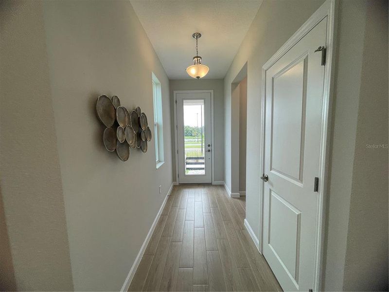 Spacious, unfurnished interior of a new home in Center Lake on the Park, St. Cloud (Image 18).