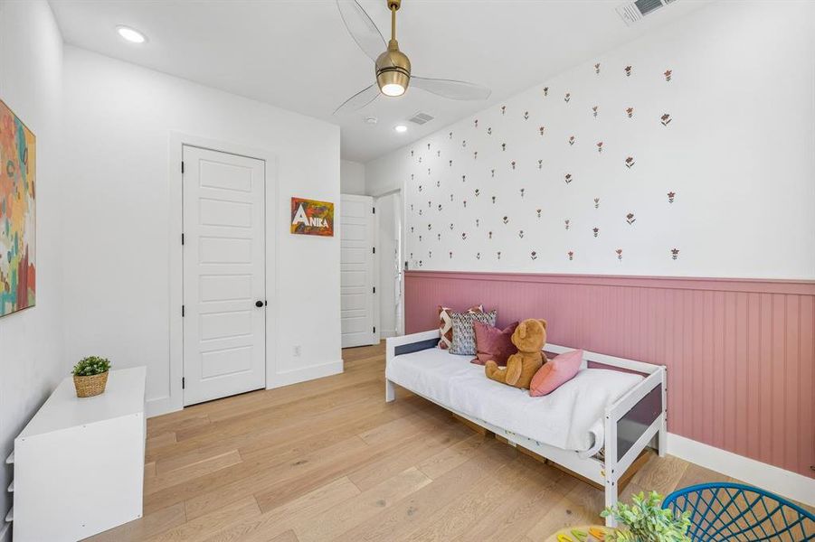 Furnished interior view inside a new home in , Prosper (Image 31).