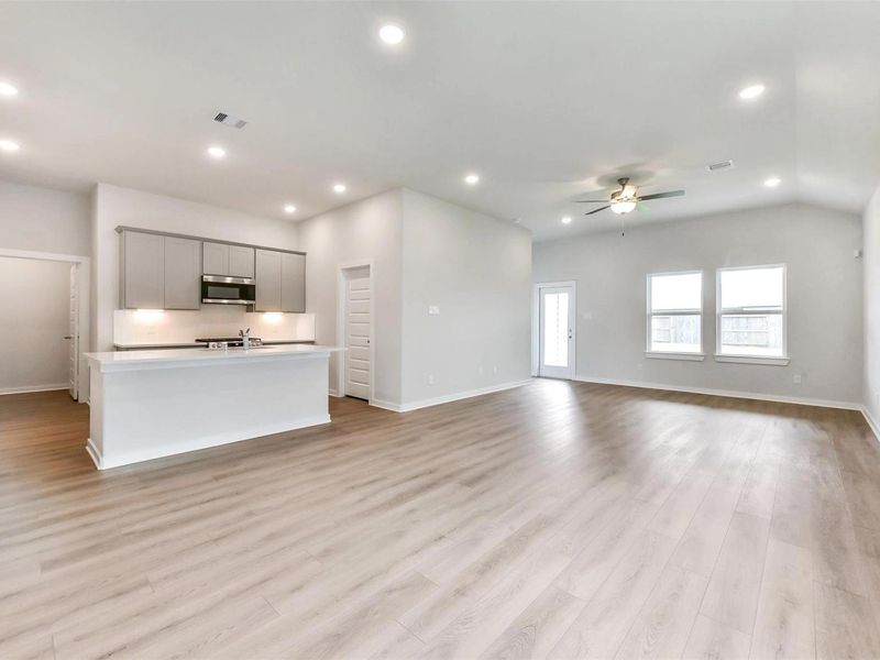 Spacious, unfurnished interior of a new home in Sierra Vista, Rosharon (Image 14). Spacious, unfurnished interior of a new home in Sierra Vista, Rosharon (Image 14).