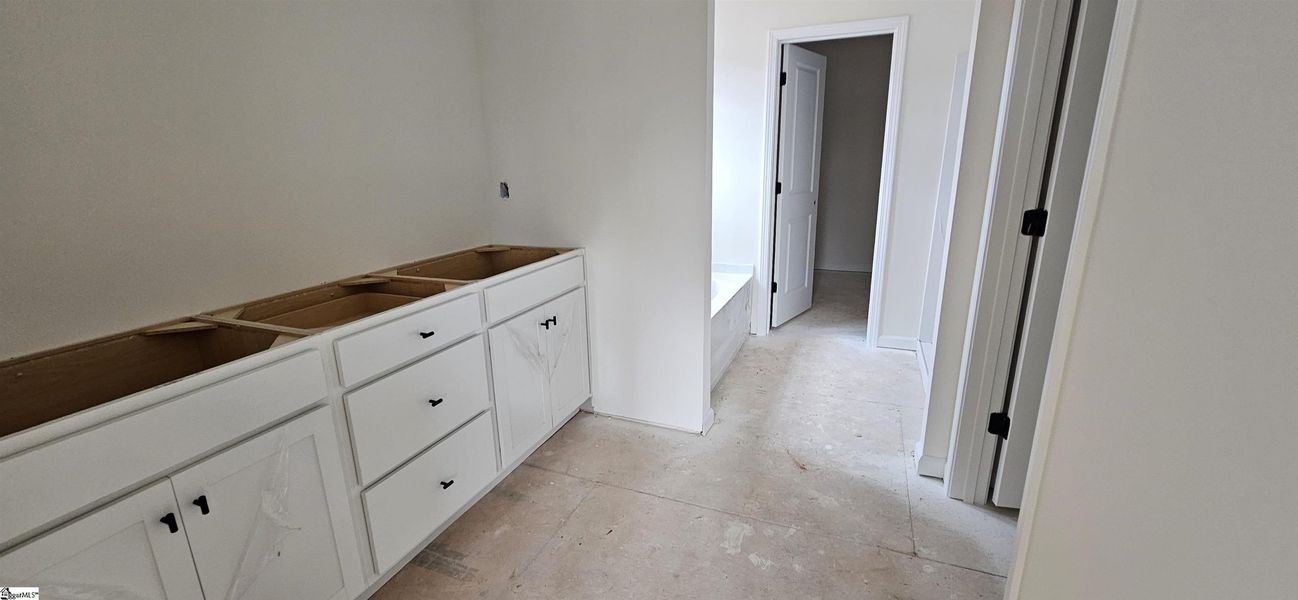 Furnished interior view inside a new home in Sedona, Greenville (Image 9).