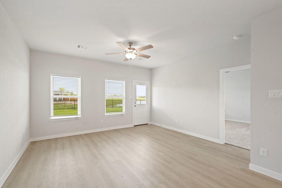 Spacious, unfurnished interior of a new home in Russell Ranch, Bay City (Image 13).